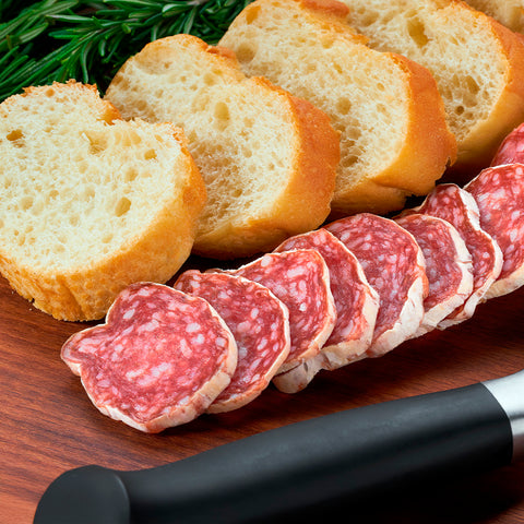 Fuet Catalan – Saucisson sec espagnol — pièce contenue dans la Box Apéro – Charcuteries ibériques | My Butcher Box